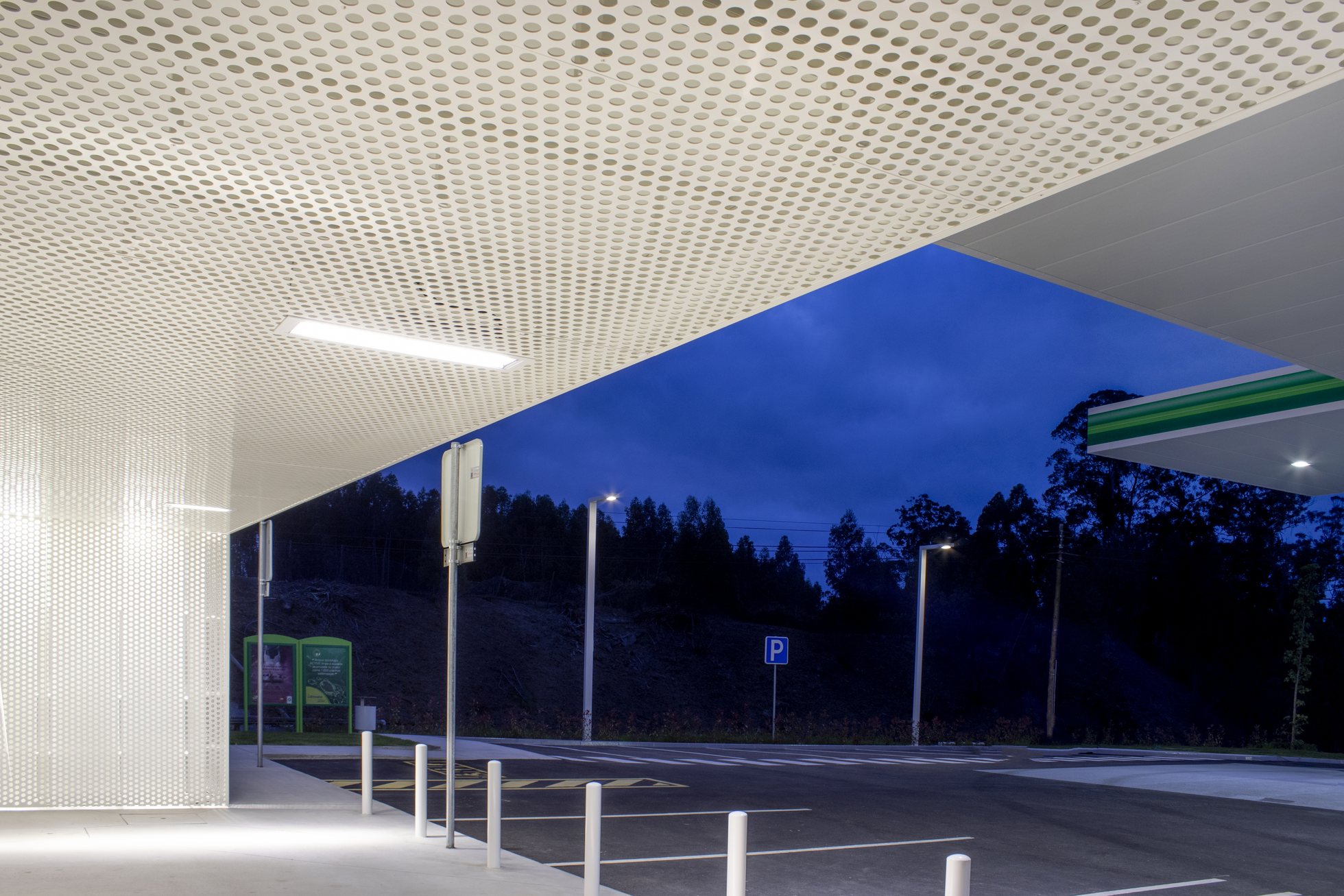 Posto BP Leiria — ambiente nocturno