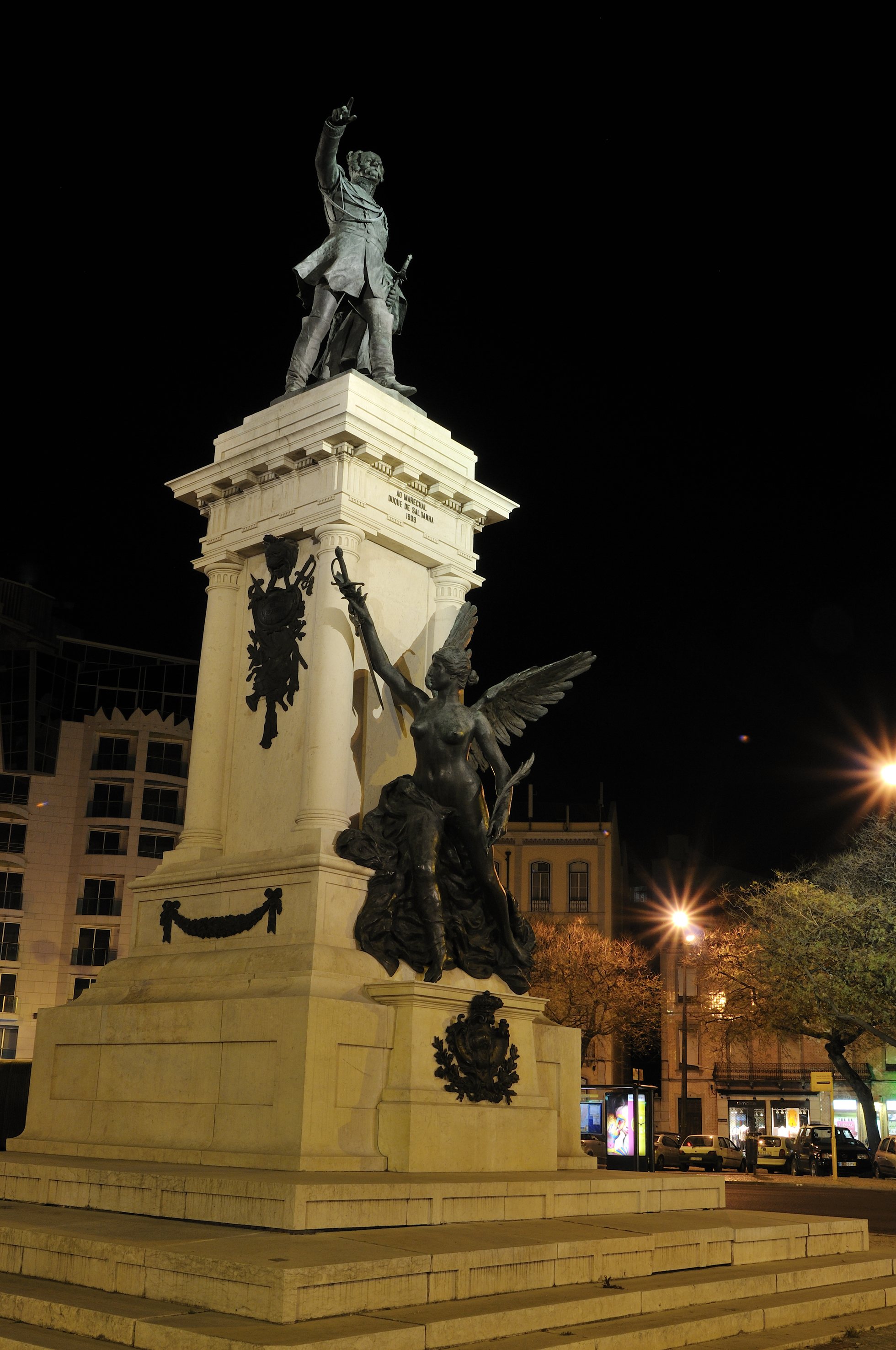 Estatuária iluminada em Lisboa