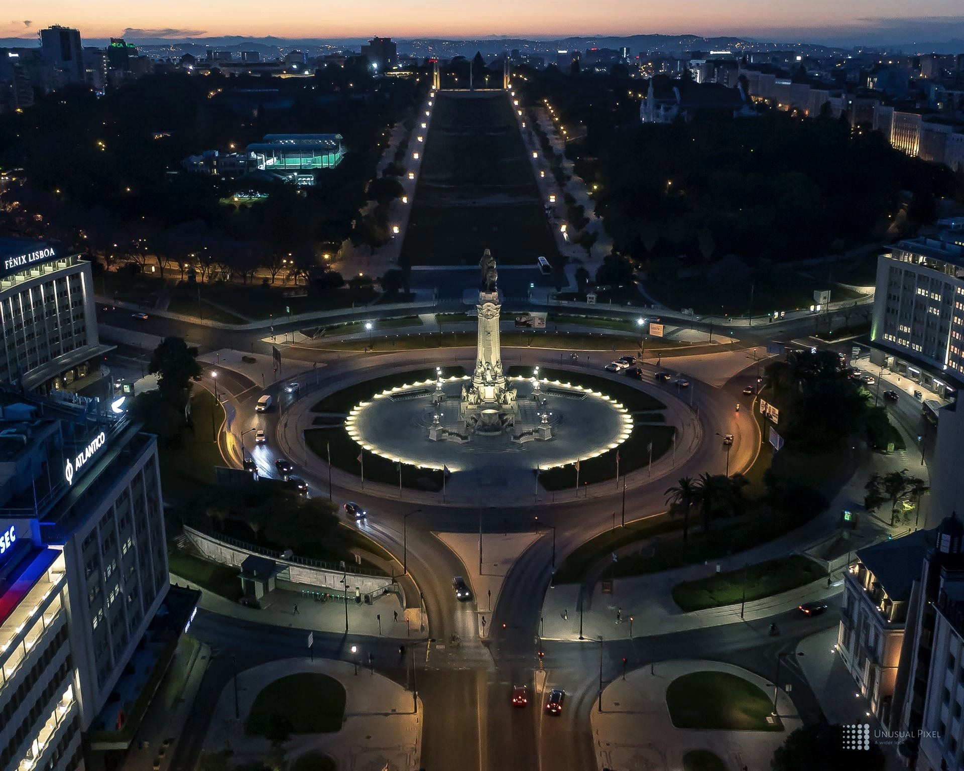 Rotunda Marquês de Pombal iluminada